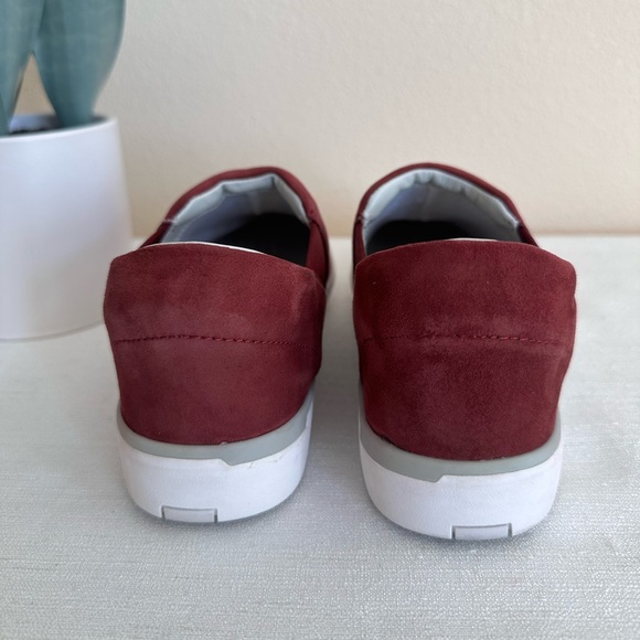 Kizik Paris Maroon Suede Slip On Sneakers Women’s 7 - Picture 12 of 14